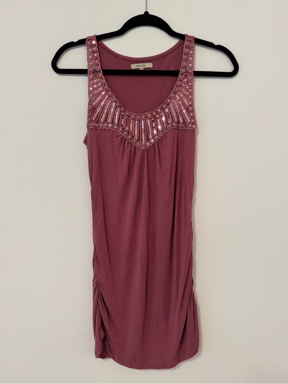 RW&CO. Rose-mauve tank top with Sequenced detailing around the neckline size Med
